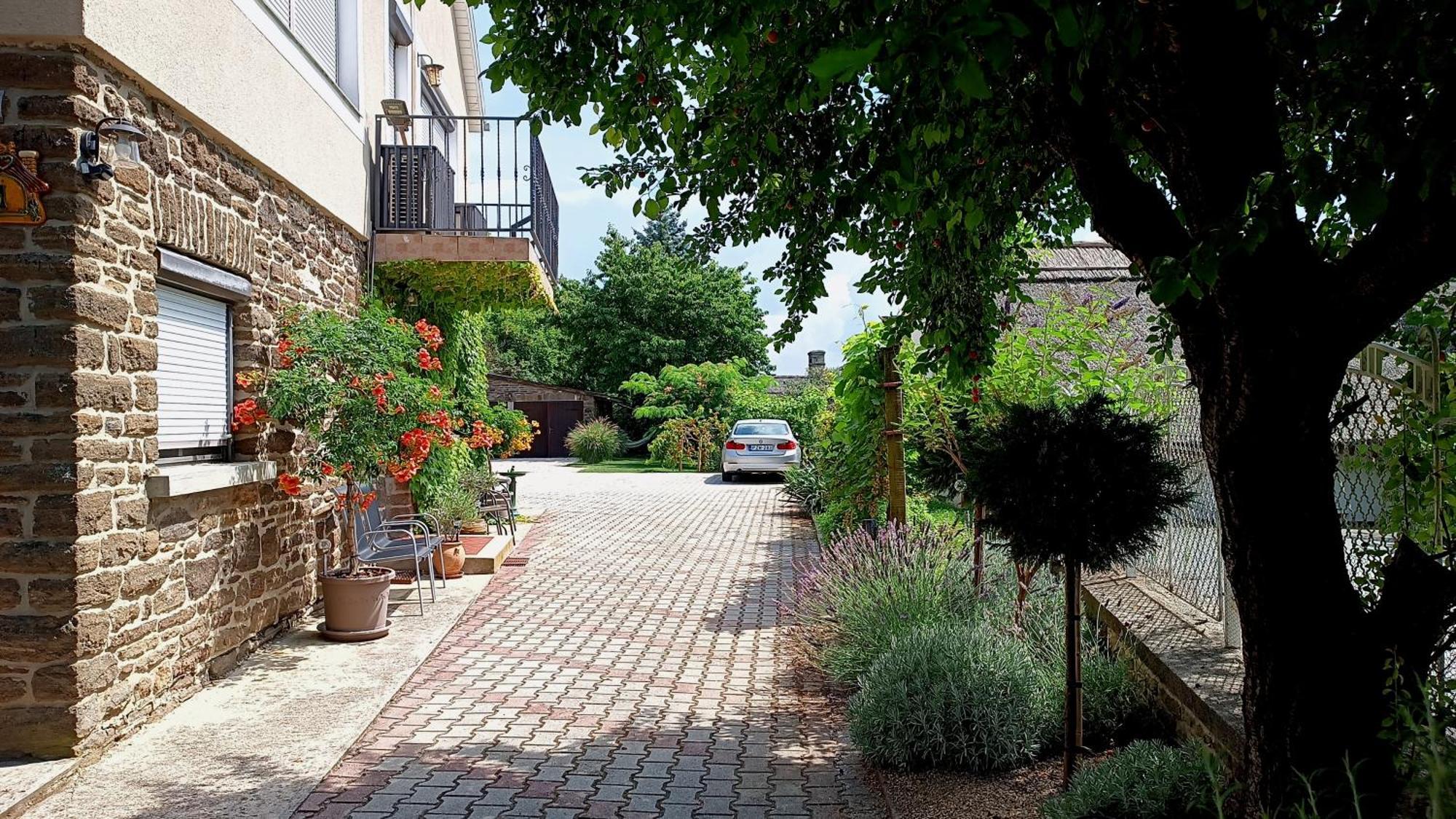 T.H.Ny Village Inn Cottage تيهاني المظهر الخارجي الصورة
