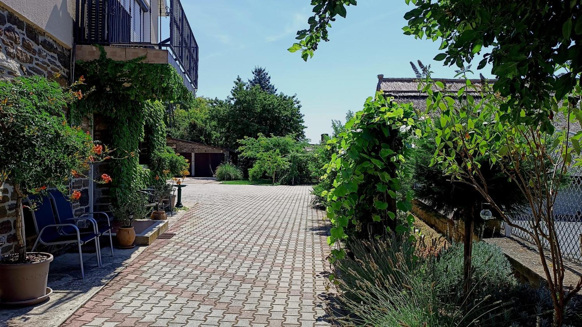 T.H.Ny Village Inn Cottage تيهاني المظهر الخارجي الصورة