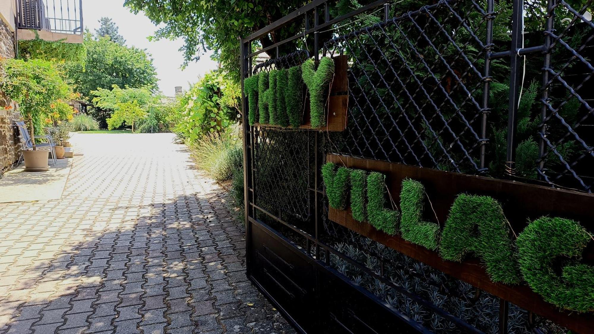 T.H.Ny Village Inn Cottage تيهاني المظهر الخارجي الصورة